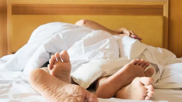 Bacaan Suami Istri: 4 Waktu Terbaik untuk Begituan - GenPI.co