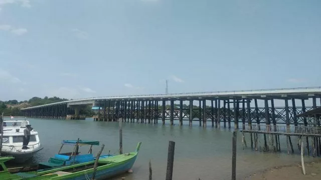 Duh, Jembatan II Dompak Tanjungpinang Nyaris Roboh - GenPI.co