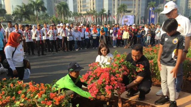 100 Ribu Bougenville Ditanam di Jalan Sudirman Demi Hempas Polusi - GenPI.co