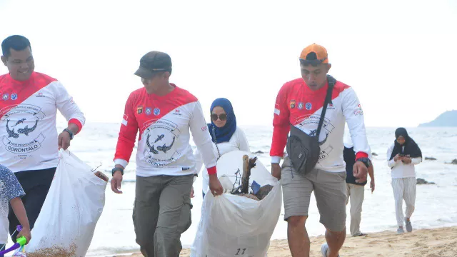 Gerakan Menghadap Laut di Gorontalo Kumpulkan 2,5 Ton Sampah - GenPI.co