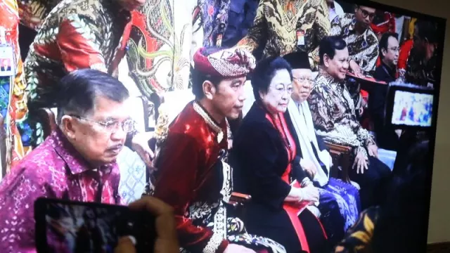 Jokowi Puji Megawati: Ibu Mega Sukses Pimpin PDI Perjuangan - GenPI.co
