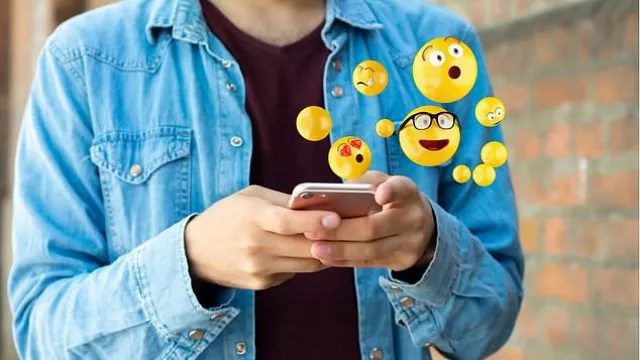 Studi: Orang Sering Pakai Emoji Lebih Intens Berhubungan Intim - GenPI.co