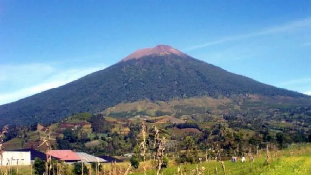 Cerita Mistis Gunung Slamet yang Bikin Bulukudu Merinding - GenPI.co