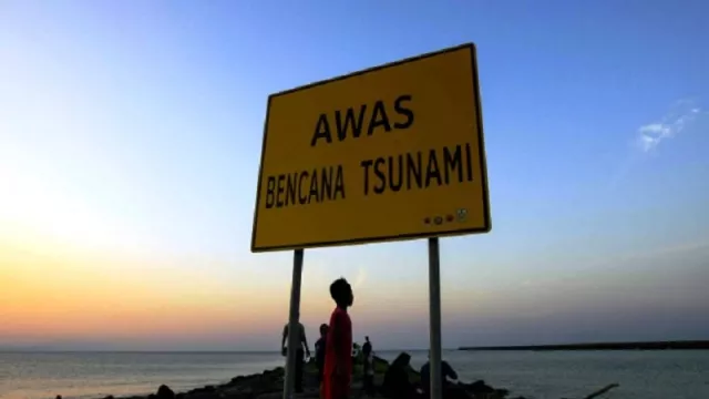 Waspada, Pantai Selatan Jawa Rawan Tsunami - GenPI.co