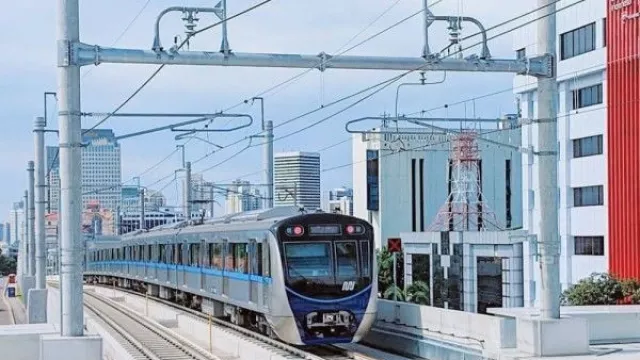 Beroperasi Lagi, MRT dan TransJakarta Gratis Hingga Tengah Malam - GenPI.co