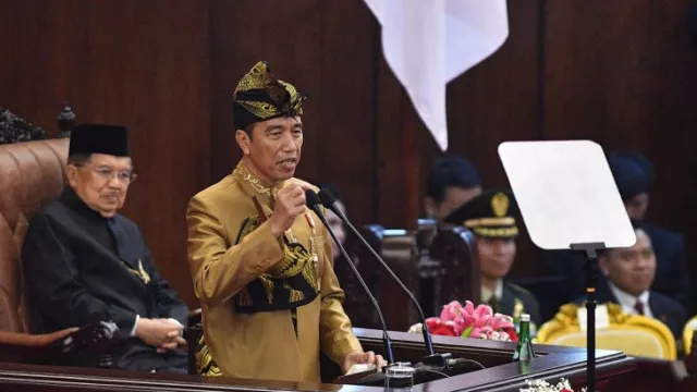 Pidato Kenegaraan Jokowi di DPR, 7 Pedemo dari Anarko Diamankan - GenPI.co