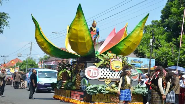 Peringati HUT ke-74 RI, Wonosobo Gelar Karnaval Kendaraan Hias - GenPI.co