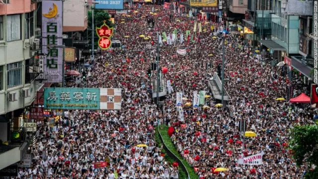 Taktik Ngeri Pendemo Hong Kong, Polisi Kewalahan tanpa Bentrokan - GenPI.co