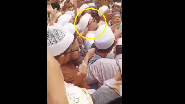 Rizieq Shihab Pimpin Doa untuk Mbah Maimun di Makkah - GenPI.co
