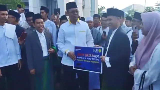 Tak Pilih Asing, Jokowi Kurban Sapi Made in Lombok Berat 1,3 Ton - GenPI.co