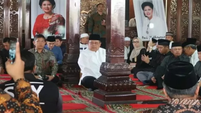 Saat Eyang Habibah Kritis, SBY Sempat Bisikkan Ini - GenPI.co