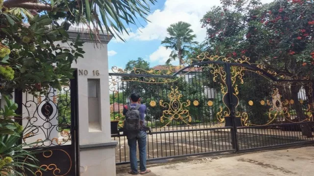 Mewahnya Rumah Orang Tua Reynhard Sinaga di Depok  - GenPI.co