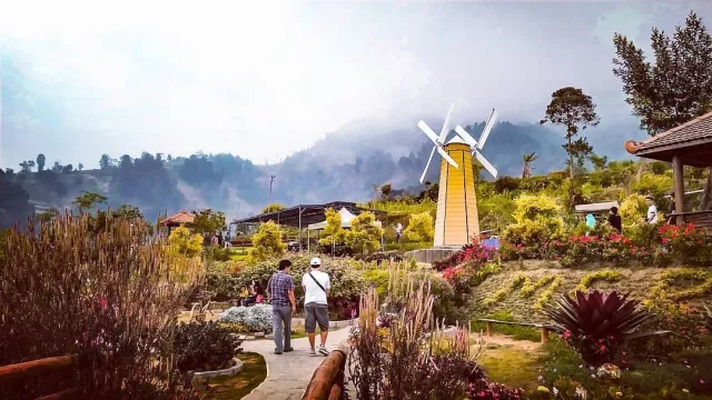 Merapi Garden, Wisata Murah Meriah di Kaki Gunung Merbabu - GenPI.co