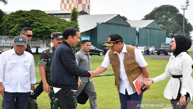 Helikopter Jokowi Gagal Mendarat di Lokasi Bencana Longsor Bogor - GenPI.co