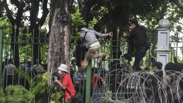 Ngeri, Banyak Demonstran Omnibus Law Positif Covid-19 - GenPI.co