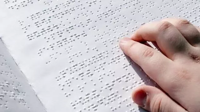 Koleksi Novel Huruf Braille Permudah Disabilitas di Perpustakaan - GenPI.co