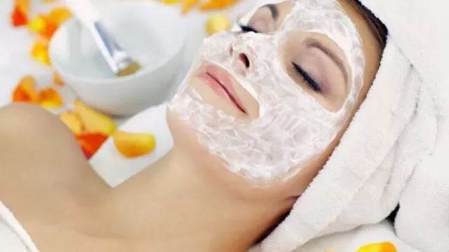 Masker Daun Kelor Bikin Kulit Awet Muda, Mitos atau Fakta? - GenPI.co