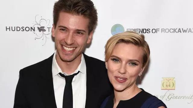 Scarlett Johansson dan 4 Seleb Hollywood ini Punya Saudara kembar - GenPI.co