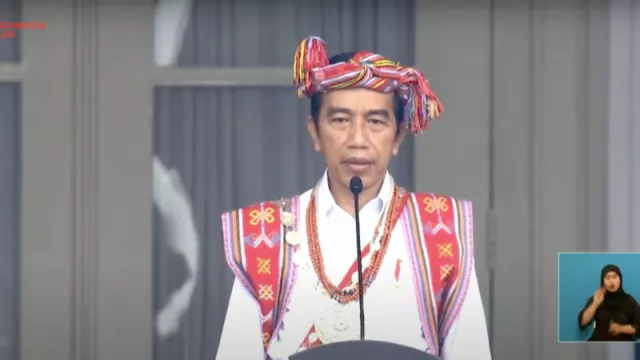 Arti Busana Adat TTS Yang Jokowi Kenakan di Upacara 17 Agustus - GenPI.co