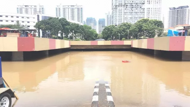 Astaga, Terowongan Kemayoran Banjir 5 Meter - GenPI.co