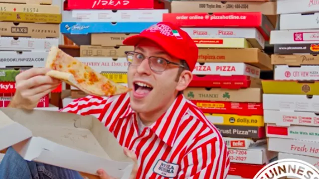 Unik, Ada Pria yang Hobi Koleksi Kotak Pizza - GenPI.co