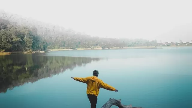 Situ Patenggang, Danau di Bandung dengan Pemandangan Eksotis - GenPI.co Situ Patenggang, Danau di Bandung dengan Pemandangan Eksotis - GenPI.co