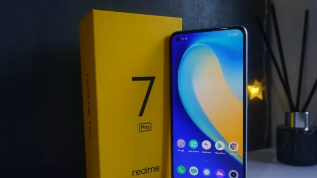 Isi Daya Realme 7 Pro Cepat Banget, Setengah Jam sudah Penuh - GenPI.co
