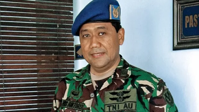 Selain Tentara Berpangkat Letkol, Pria ini adalah Seorang Pastor - GenPI.co