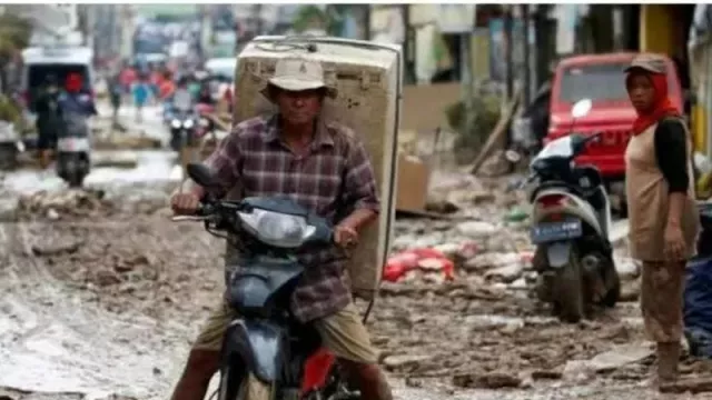 Media China Lebih Soroti Banjir era Anies daripada Natuna - GenPI.co