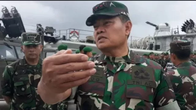 TNI Tegas Jaga Natuna, Kapal Asing Kocar-kacir  - GenPI.co