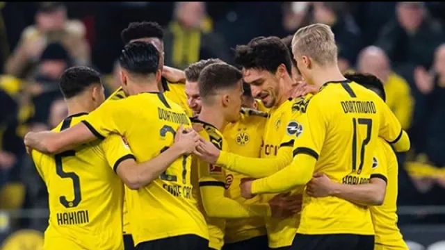 Dortmund vs Frankfurt 4-0, MU Pasti Nyesal Gagal Gaet Haaland - GenPI.co