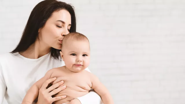 Fakta-Fakta Unik Bayi Baru Lahir yang Harus Bunda Tahu - GenPI.co