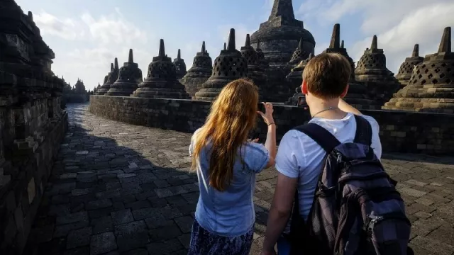 4 Aturan Keramat Mengunjungi Candi, Ngeri Jika Dilanggar! - GenPI.co