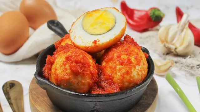 Hanya Punya Telur? Coba Kreasi Telur Balado saat di Rumah Saja - GenPI.co