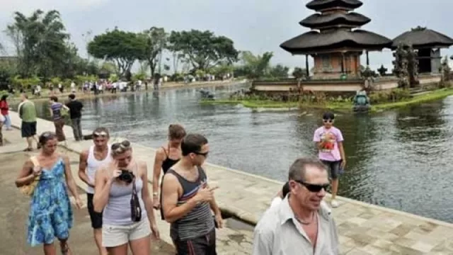 Dominasi Turis Australia Bergeser ke China, Nasib Wisata Bali?  - GenPI.co
