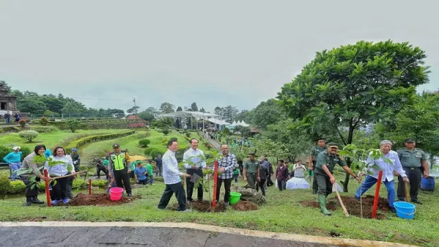 Djarum Foundation Ajak Generasi Milenial Melestarikan Lingkungan - GenPI.co Djarum Foundation Ajak Generasi Milenial Melestarikan Lingkungan - GenPI.co