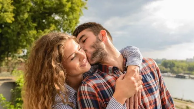 Penelitian: Pasangan Makin Bahagia, Wajahnya Kian Mirip - GenPI.co