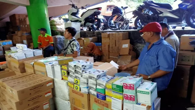 Polisi Gerebek Penimbun Masker 350 Dus di Apartemen Tanjung Duren - GenPI.co