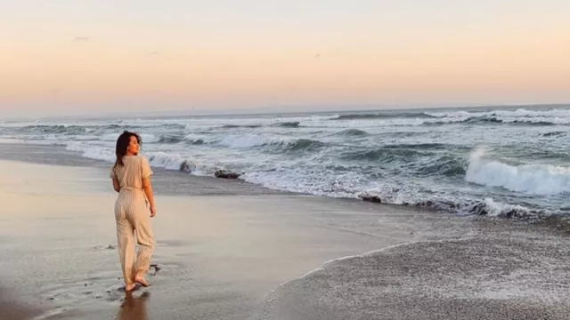 Aaliyah Massaid Kangen ke Pantai, Netter Rindu Bali - GenPI.co