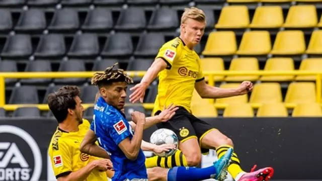 Hasil Bundesliga: Eks Bidikan MU Bawa Dortmund Gunduli Schalke 04 - GenPI.co