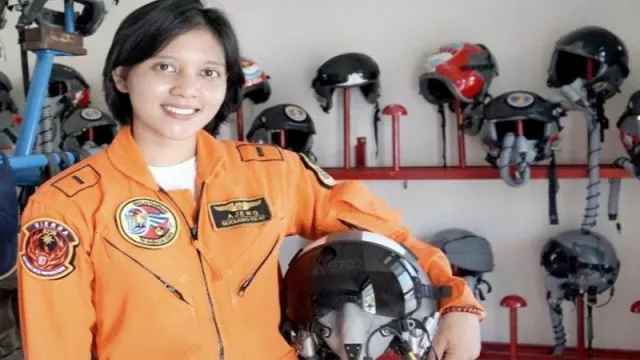 Letda Pnb Ajeng, Pilot Pesawat Tempur Wanita Pertama TNI AU  - GenPI.co
