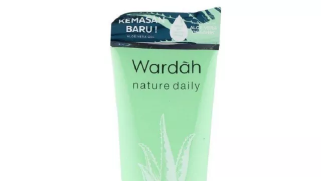 Wardah Nature Daily Aloe Hydramild, Ciptakan Kulit Wanita Sehat - GenPI.co