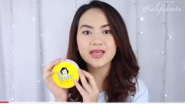 Beauty Vlogger Ungkap Keistimewaan Bedak Marcks Bagi Kulit Wanita - GenPI.co