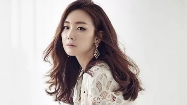 Aktris Winter Sonata, Choi Ji Woo Lahirkan Anak di Usia 45 Tahun - GenPI.co