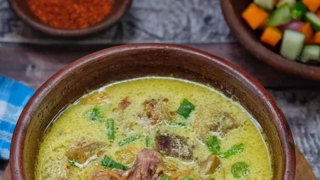 Resep Empal Gentong Khas Cirebon, Menu Berbuka Andalan Keluarga - GenPI.co