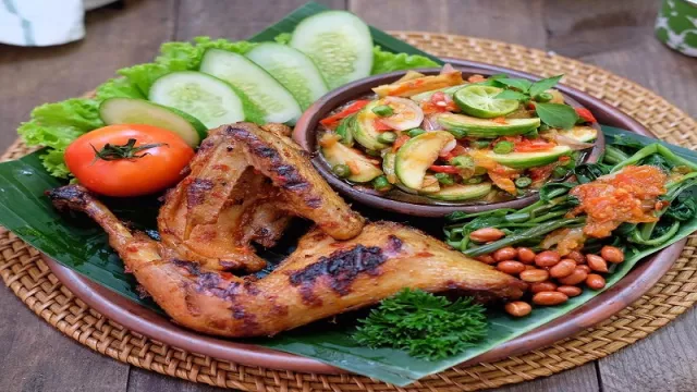 Maknyus, Resep Ayam Bakar Taliwang Buat Buka Puasa - GenPI.co