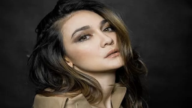 Ramalan Zodiak Virgo Bisa Menjadi Artis, Seperti Luna Maya - GenPI.co