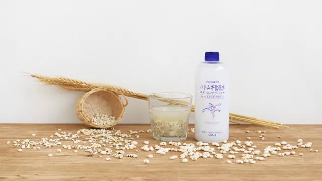 Hatomugi Skin Conditioner, Ampuh Atasi Kulit Dehidrasi - GenPI.co