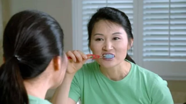 Menyikat Gigi Bikin Puasa Batal, Mitos atau Fakta? - GenPI.co