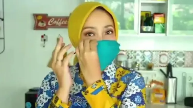 Istri Ridwan Kamil Bagikan Tutorial Masker Tanpa Dijahit - GenPI.co